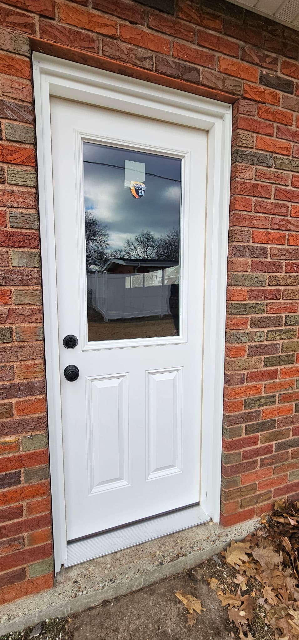 After White Full Glass Entry